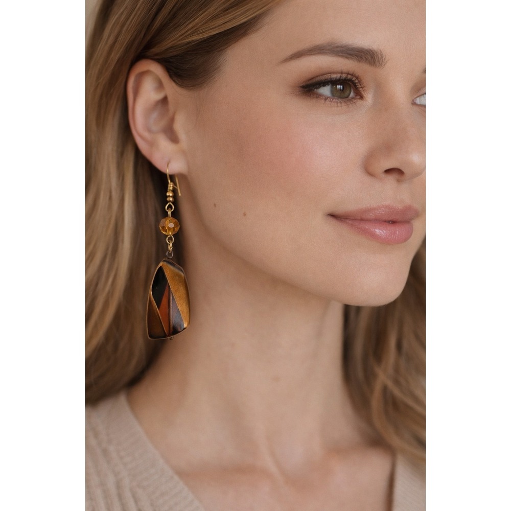 Amber Tone Acrylic Facetedโ Dangle Drop Earrings Gold Tone Lightweight Bead